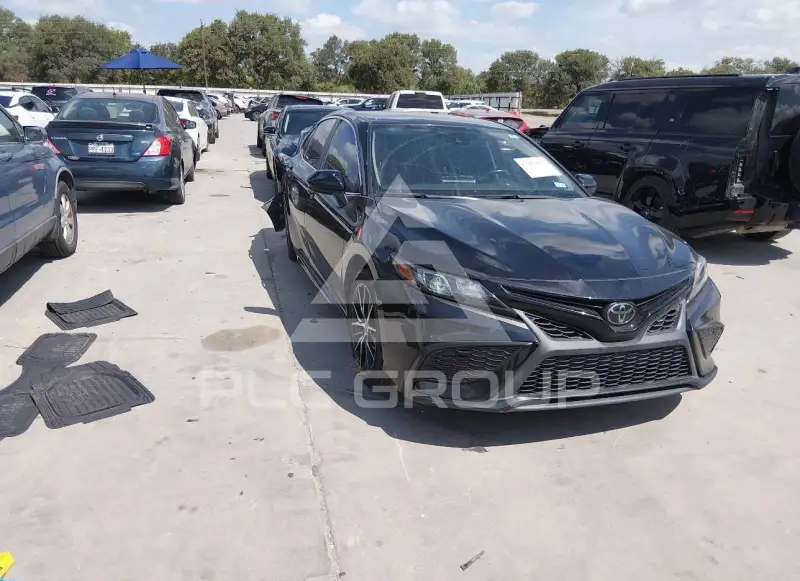2021 Toyota CAMRY фото