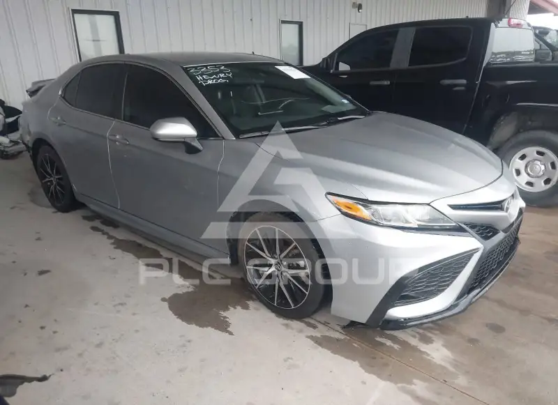 2021 Toyota CAMRY photo
