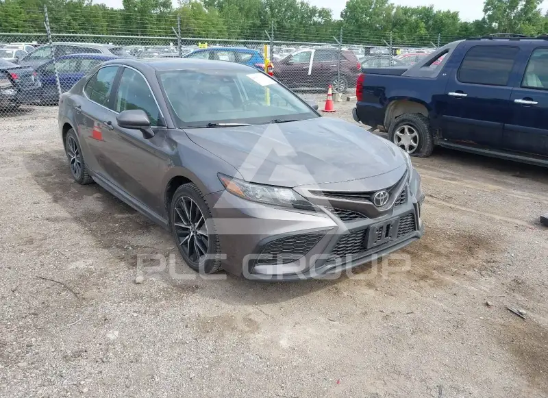 2021 Toyota CAMRY photo