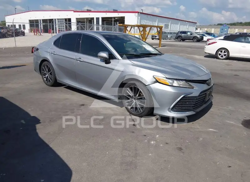 2021 Toyota CAMRY photo