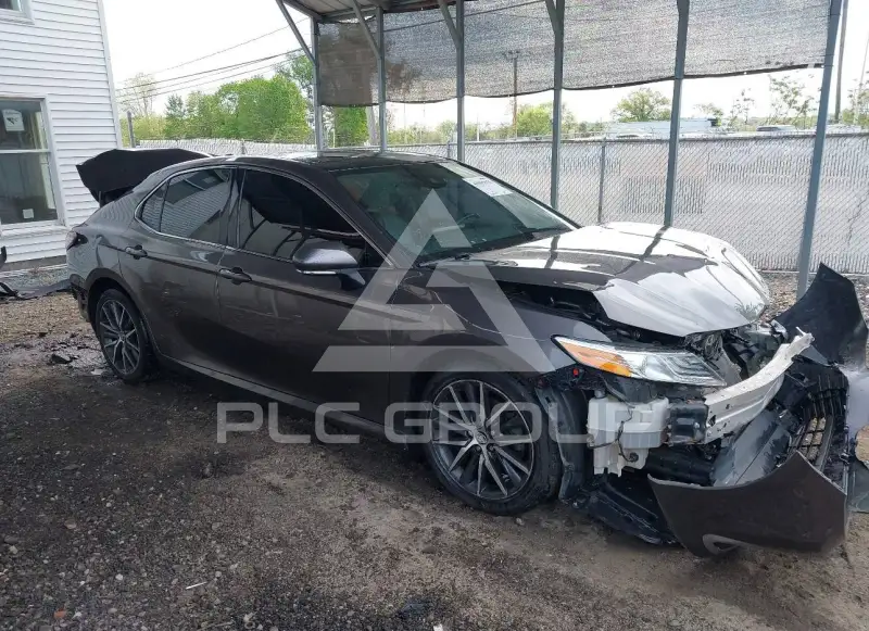 2021 Toyota CAMRY photo
