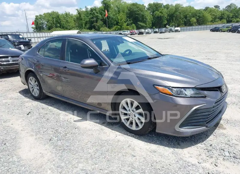 2021 Toyota CAMRY фото