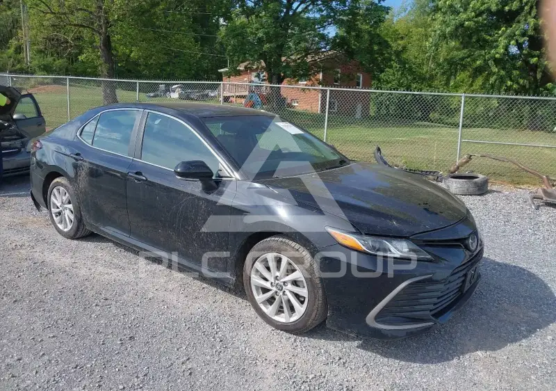 2021 Toyota CAMRY photo
