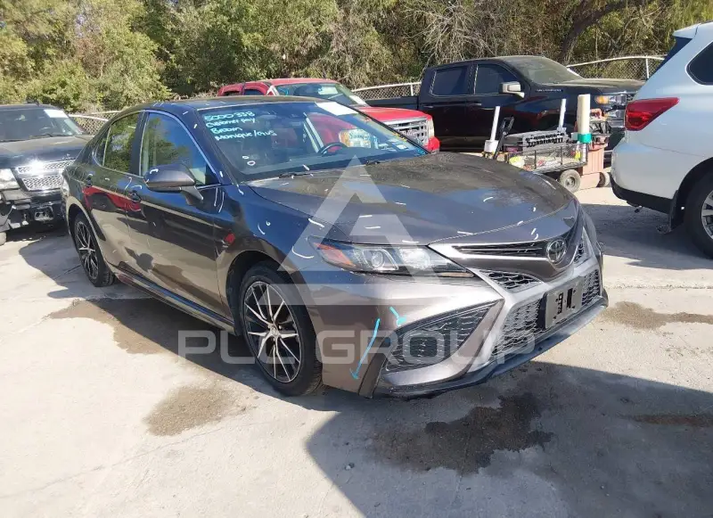 2021 Toyota CAMRY photo