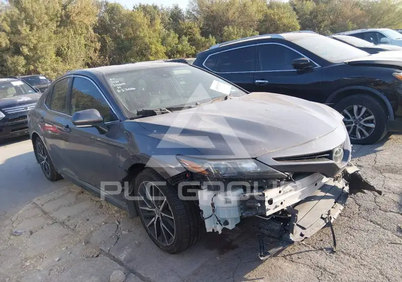 2021 Toyota CAMRY photo