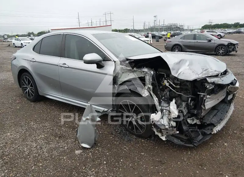 2021 Toyota CAMRY фото