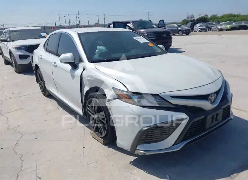 2021 Toyota CAMRY photo