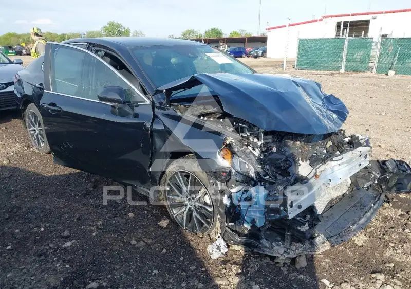 2021 Toyota CAMRY фото