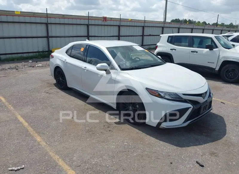 2021 Toyota CAMRY photo