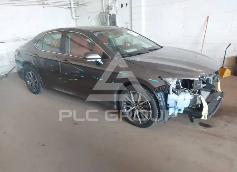 2021 Toyota CAMRY photo