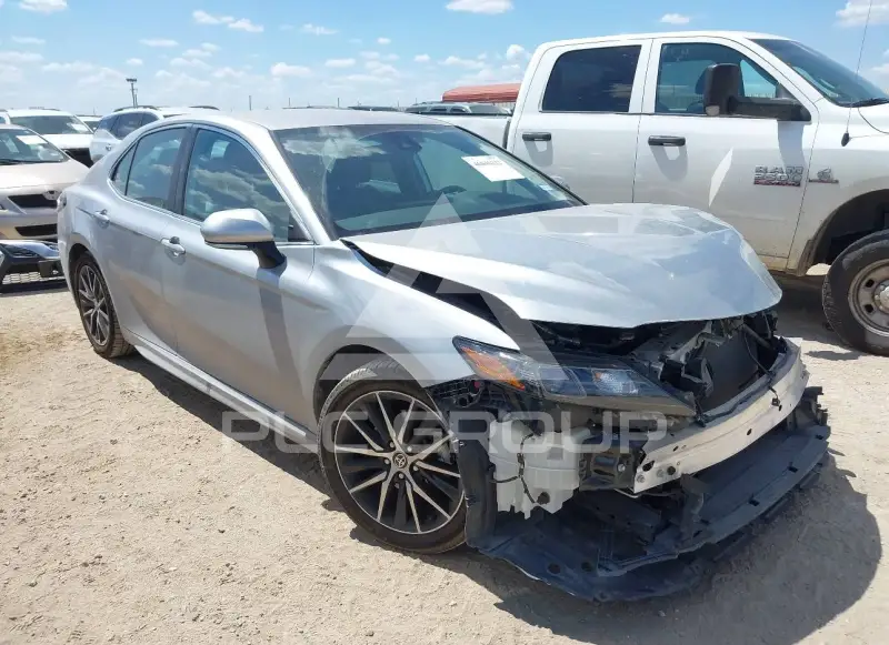 2021 Toyota CAMRY фото