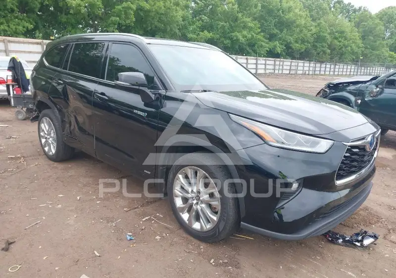 2021 Toyota Highlander photo
