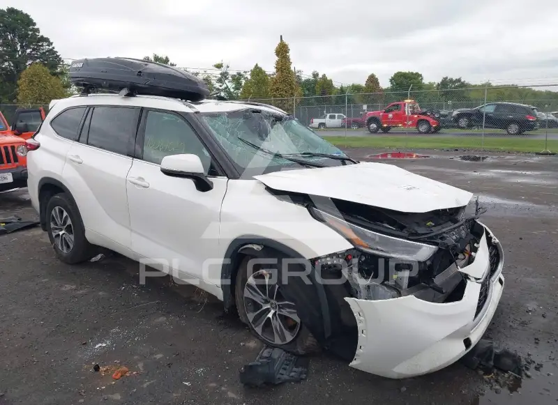 2021 Toyota Highlander photo