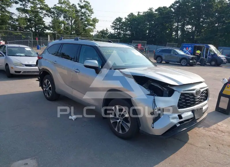 2021 Toyota Highlander photo