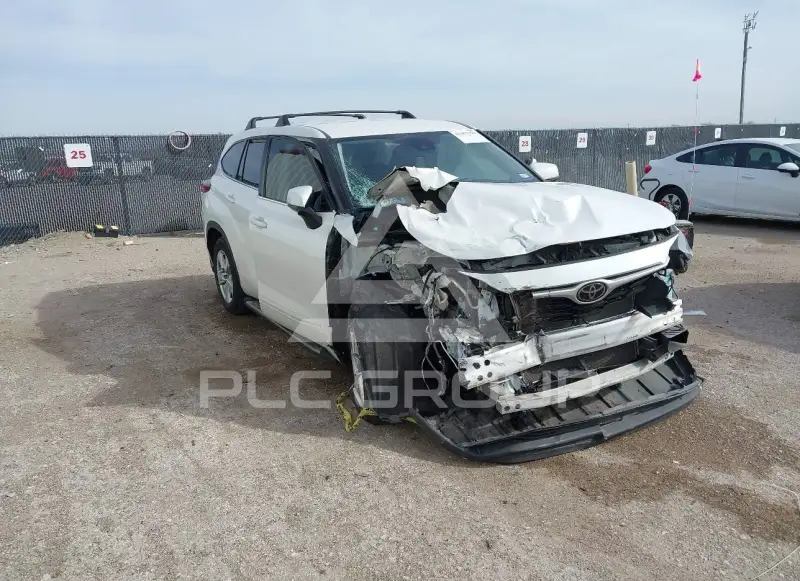 2021 Toyota Highlander photo