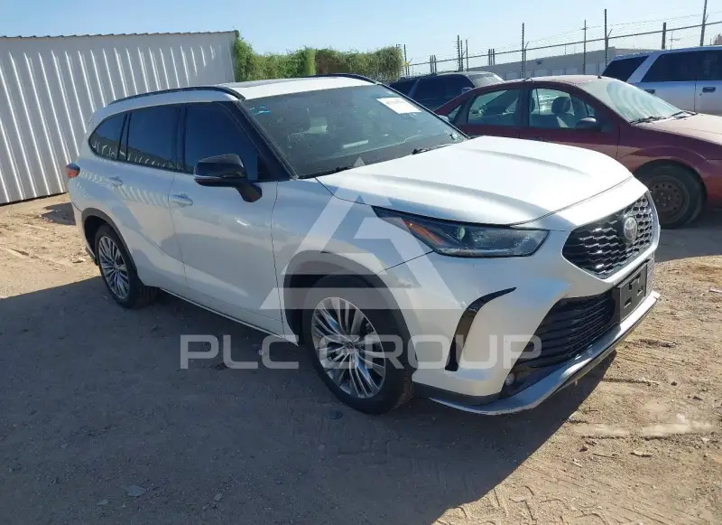 2021 Toyota Highlander photo