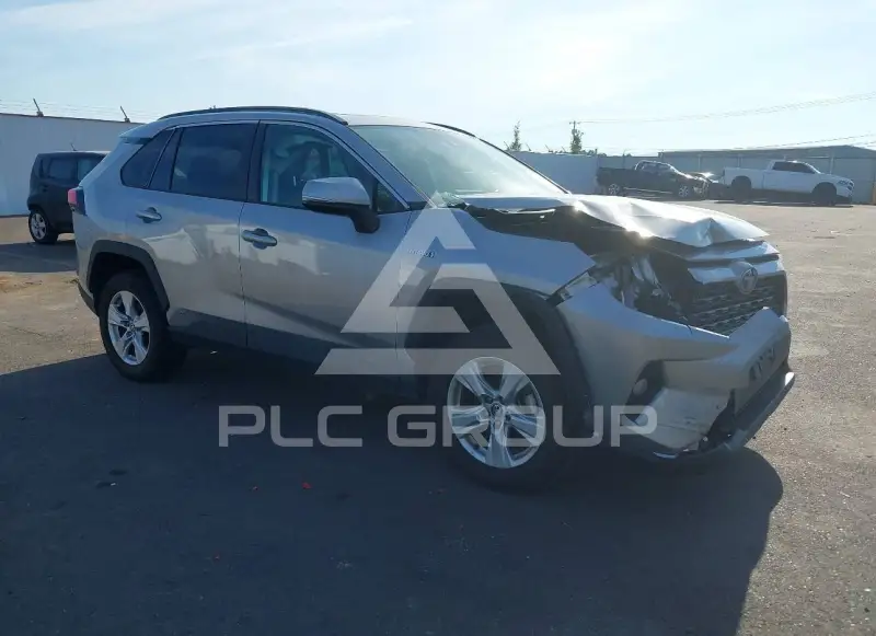 2021 Toyota RAV4 фото