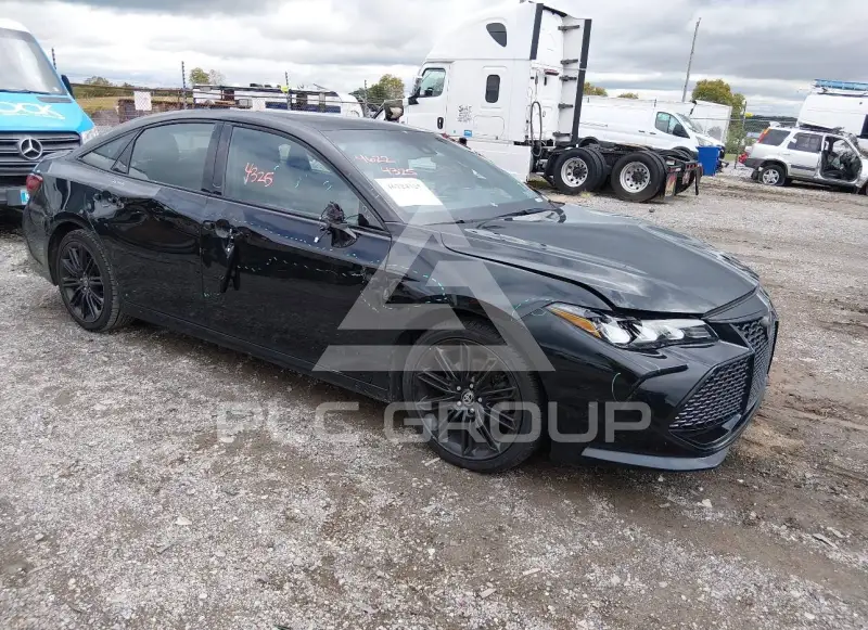 2021 Toyota AVALON фото