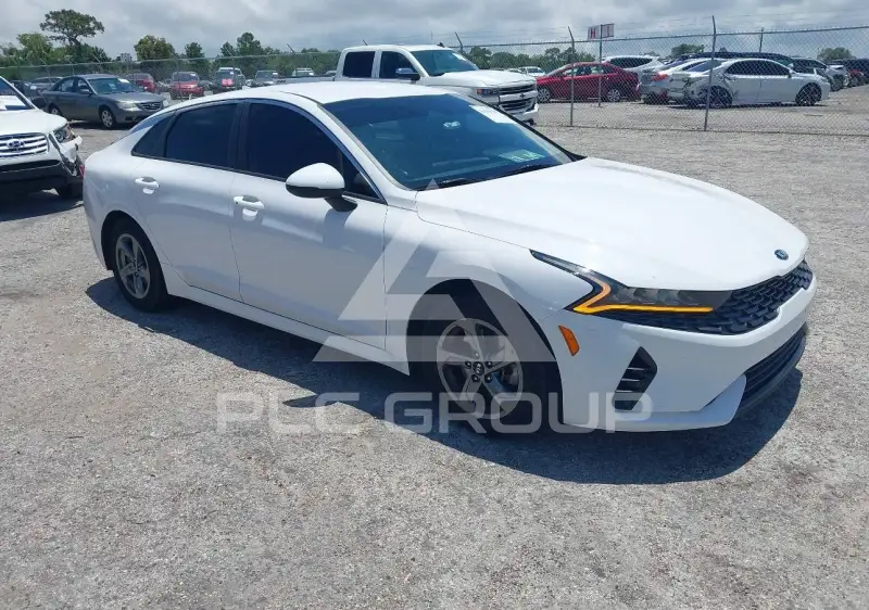2021 KIA K5 photo