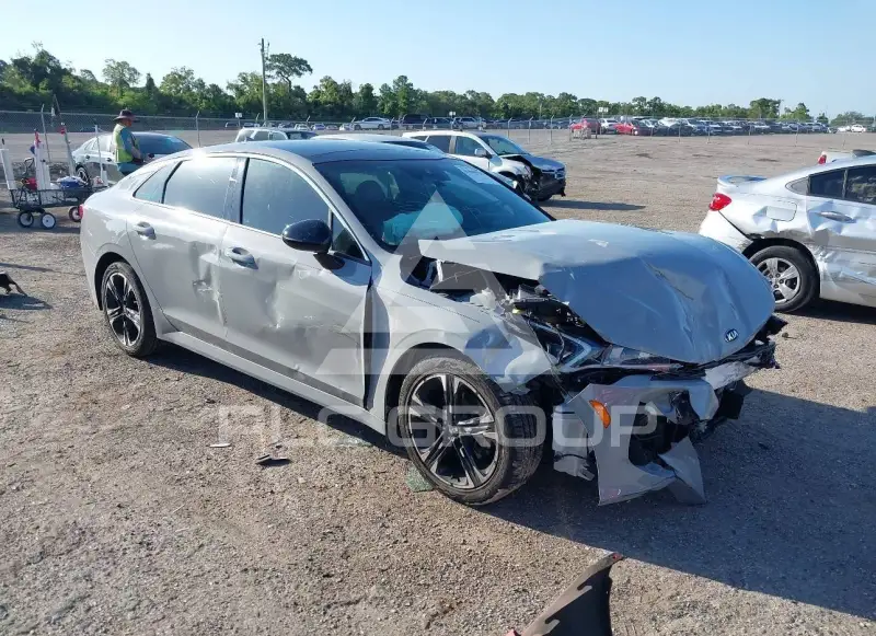 2021 KIA K5 photo