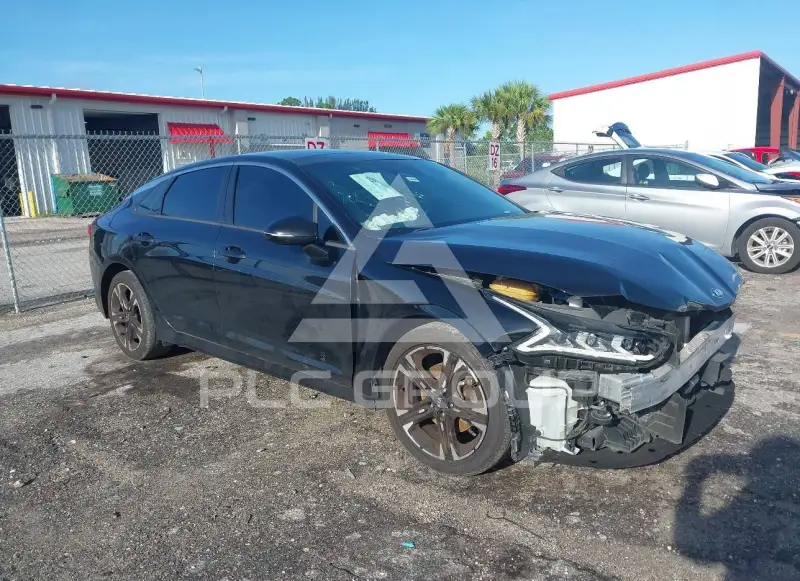 2021 KIA K5 photo