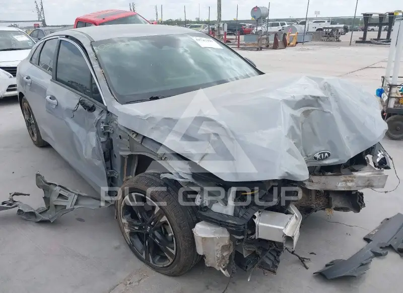 2021 KIA K5 photo