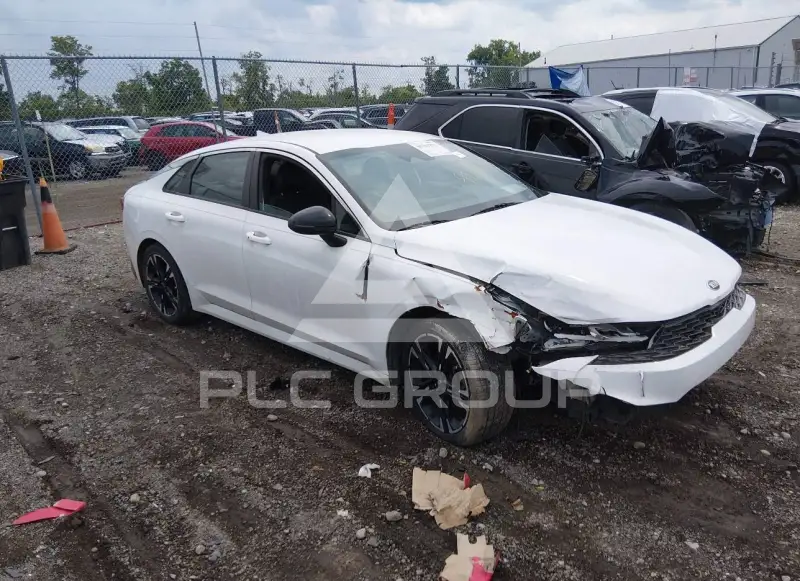 2021 KIA K5 photo