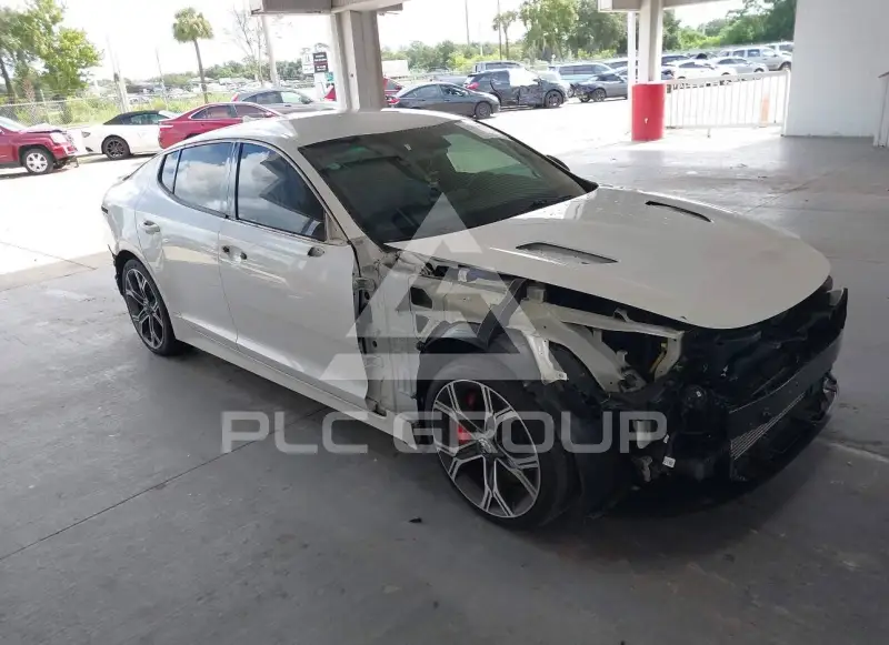 2021 KIA Stinger photo