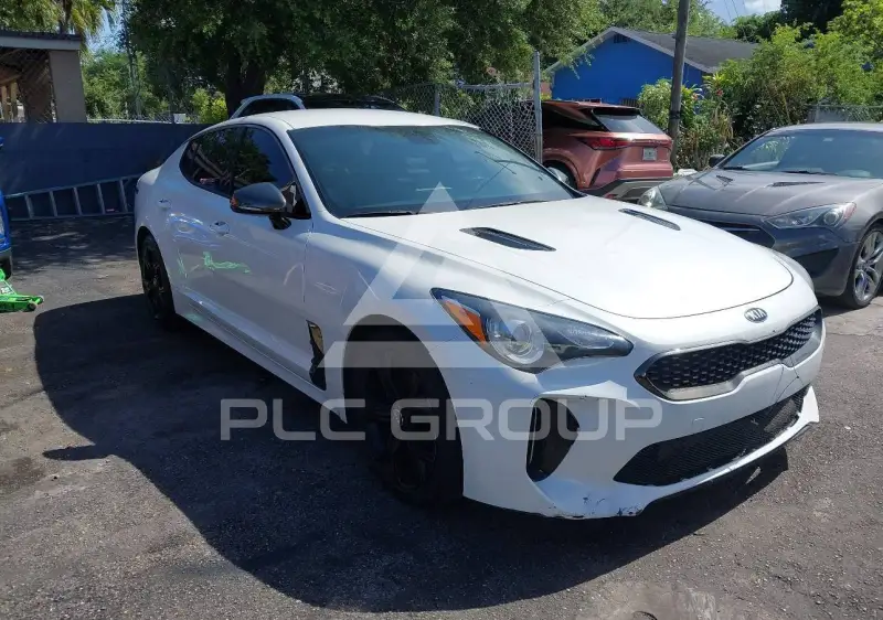 2021 KIA Stinger photo