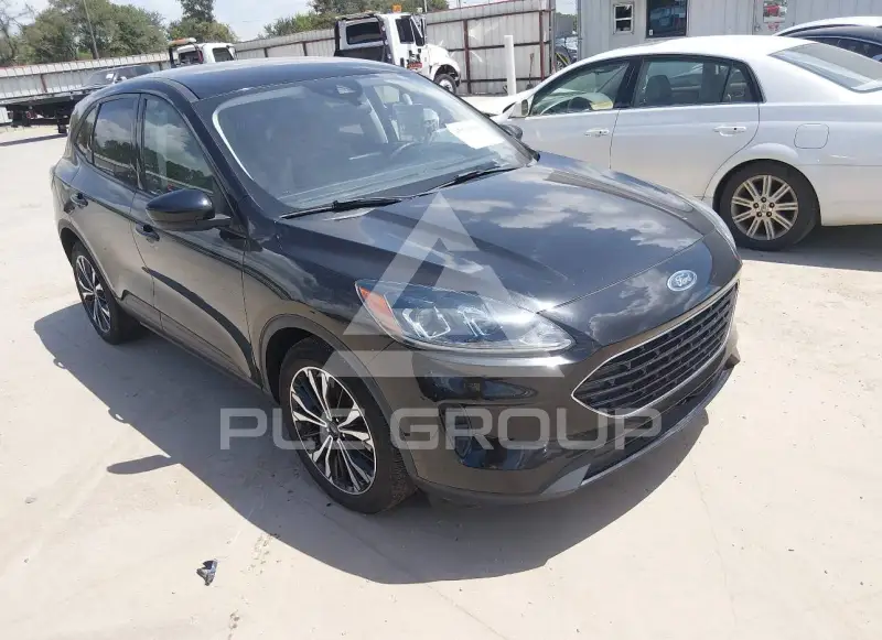 2021 Ford ESCAPE photo