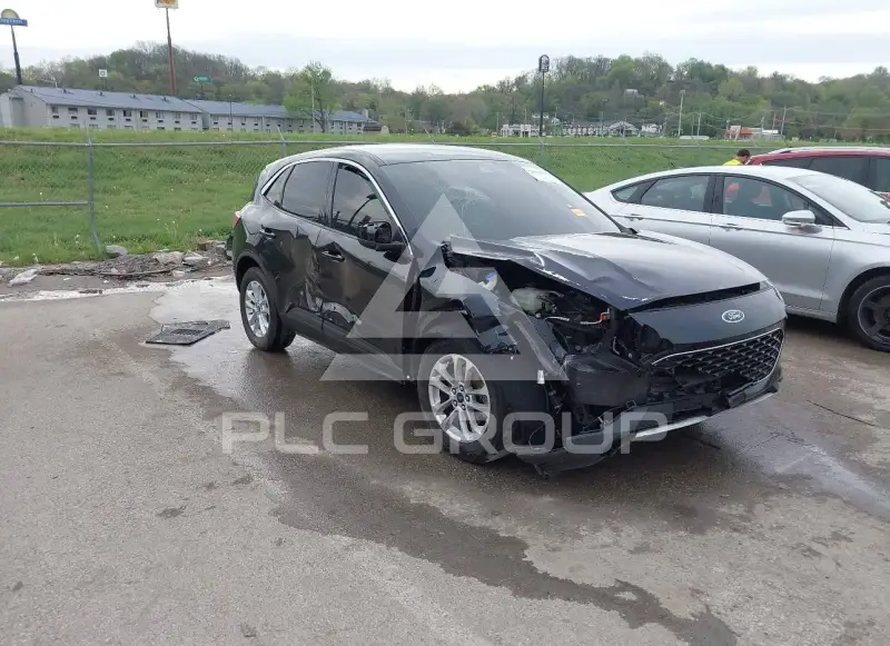 2021 Ford ESCAPE photo