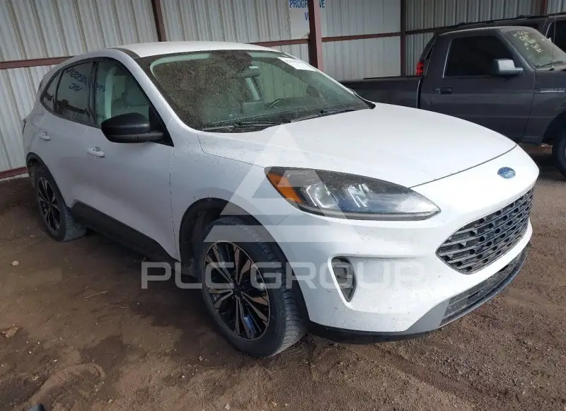 2021 Ford ESCAPE photo