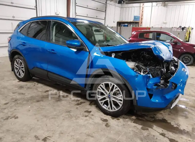 2021 Ford ESCAPE photo