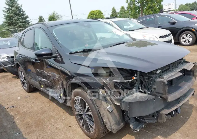 2021 Ford ESCAPE photo