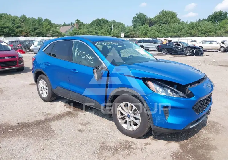 2021 Ford ESCAPE photo