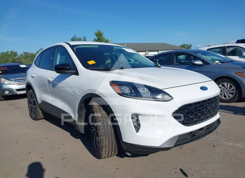 2021 Ford ESCAPE photo