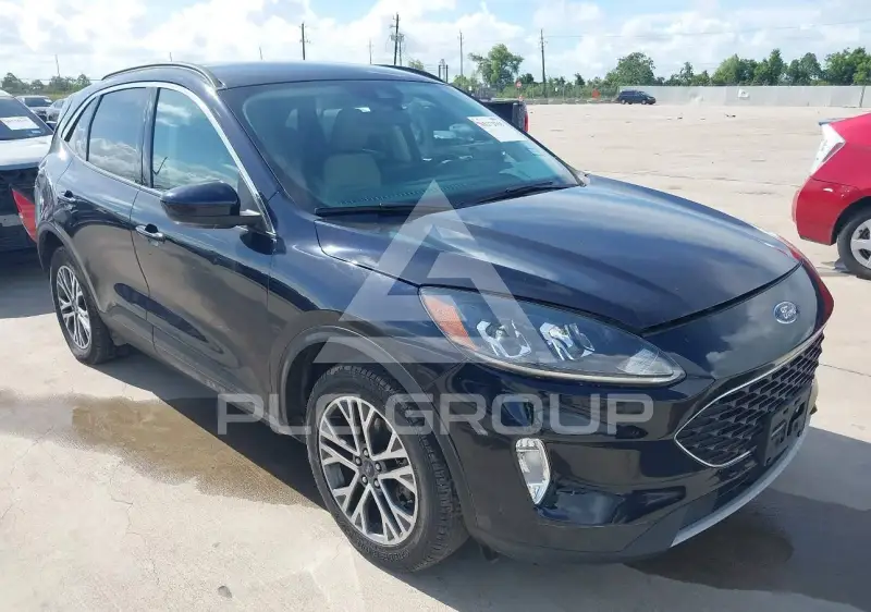 2021 Ford ESCAPE photo