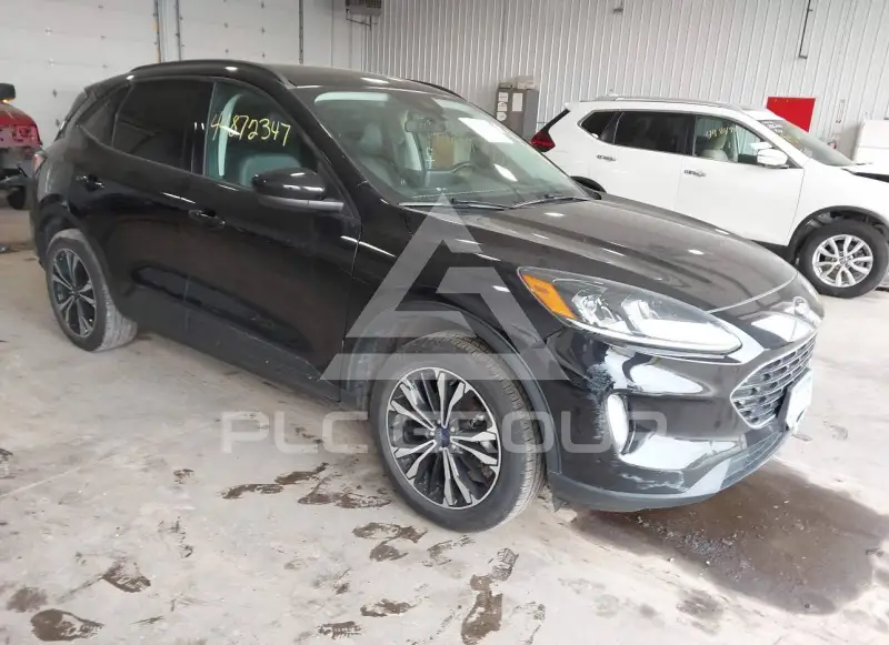 2021 Ford ESCAPE photo