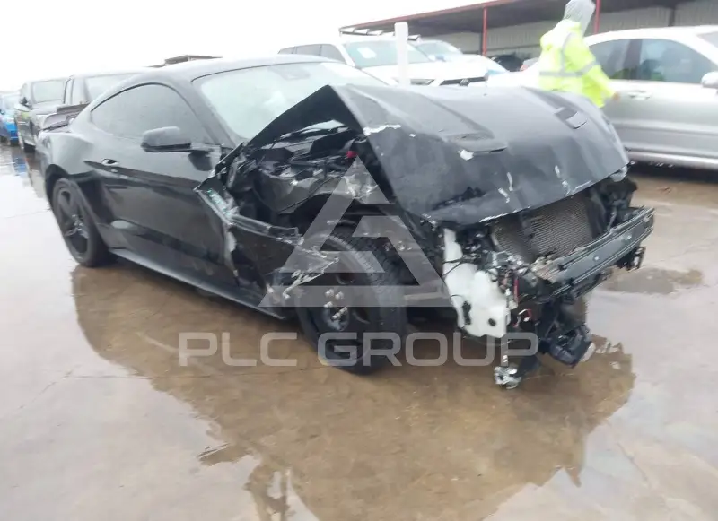 2021 Ford MUSTANG photo