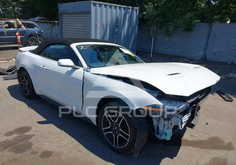 2021 Ford MUSTANG photo