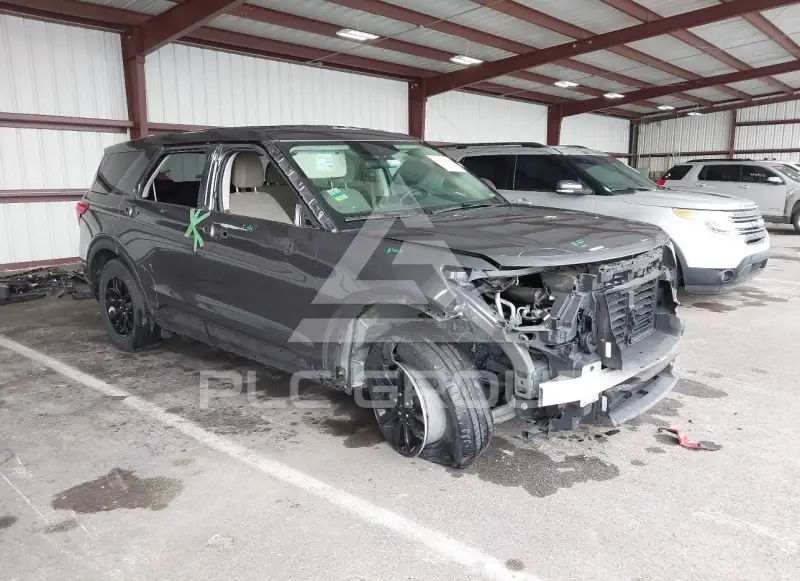 2021 Ford EXPLORER photo