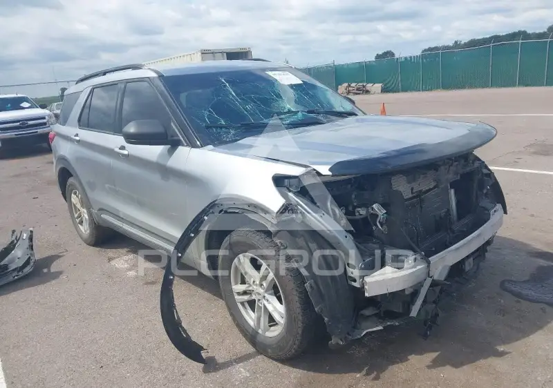 2021 Ford EXPLORER photo