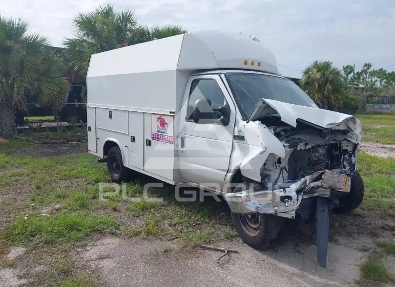 2021 Ford E-350 фото