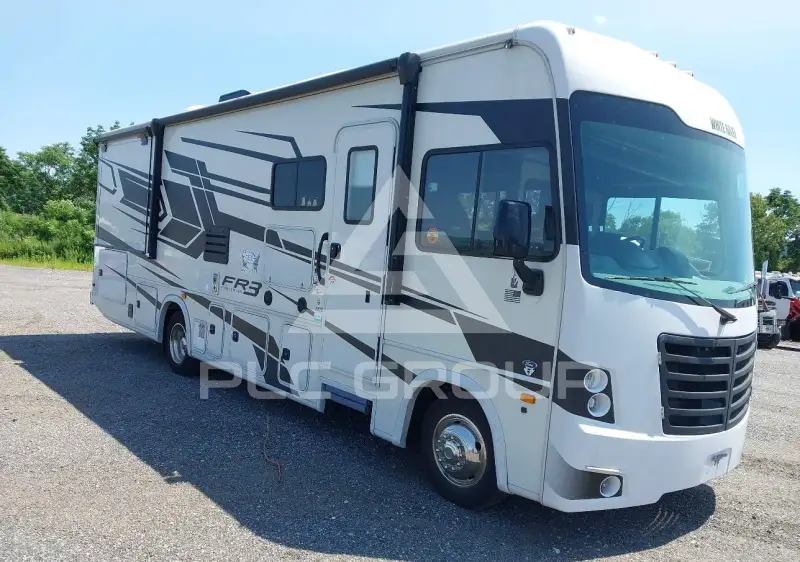 2021 Ford F-530 photo