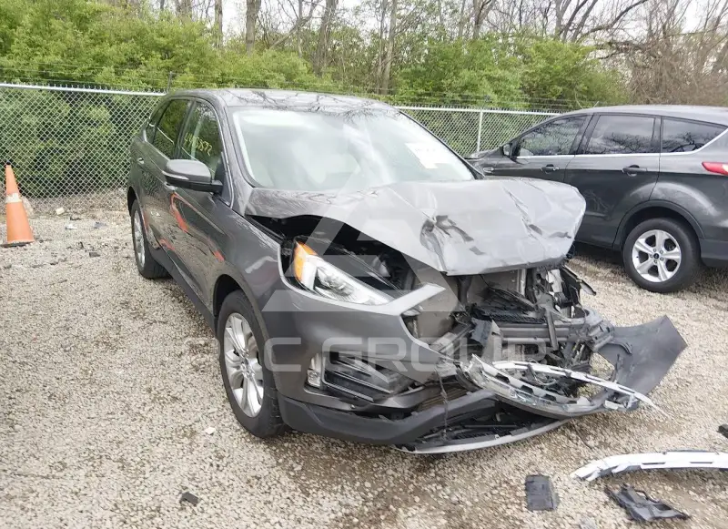 2021 Ford EDGE photo
