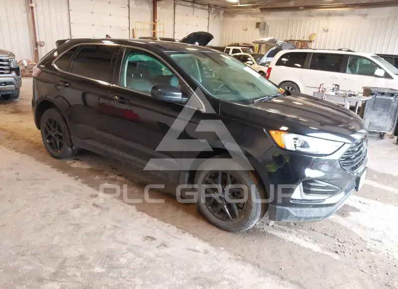 2021 Ford EDGE photo