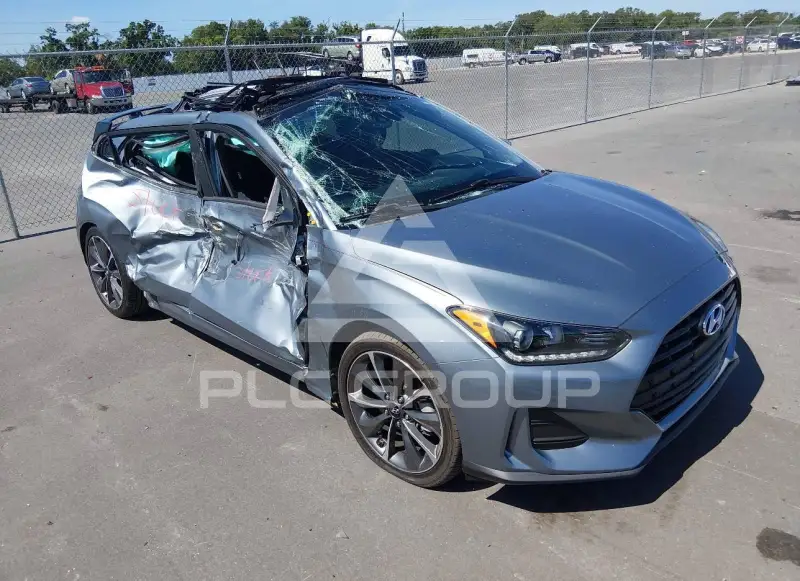 2021 Hyundai Veloster photo