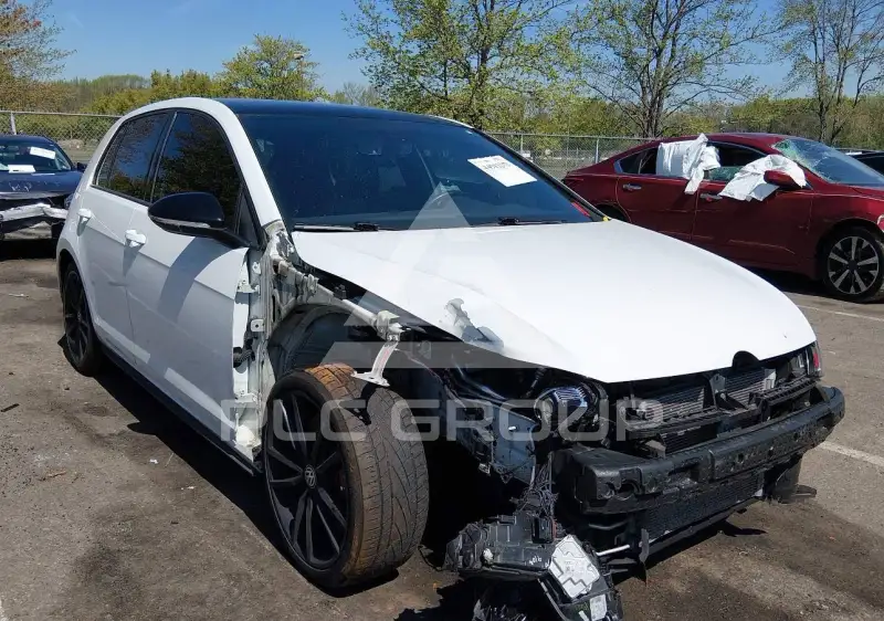 2021 Volkswagen GOLF photo