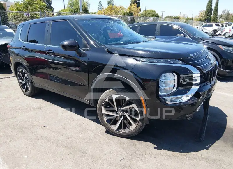 2022 Mitsubishi OUTLANDER photo