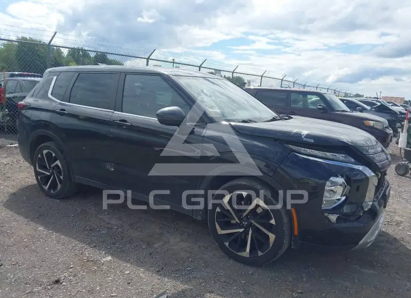 2022 Mitsubishi OUTLANDER photo
